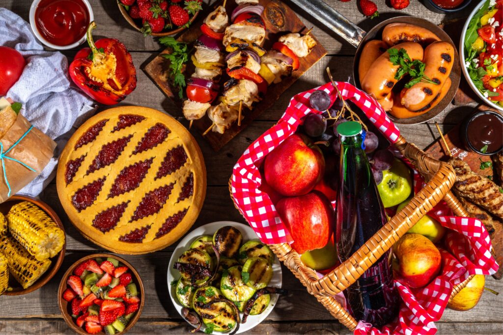 How to Keep Food Warm for a Picnic