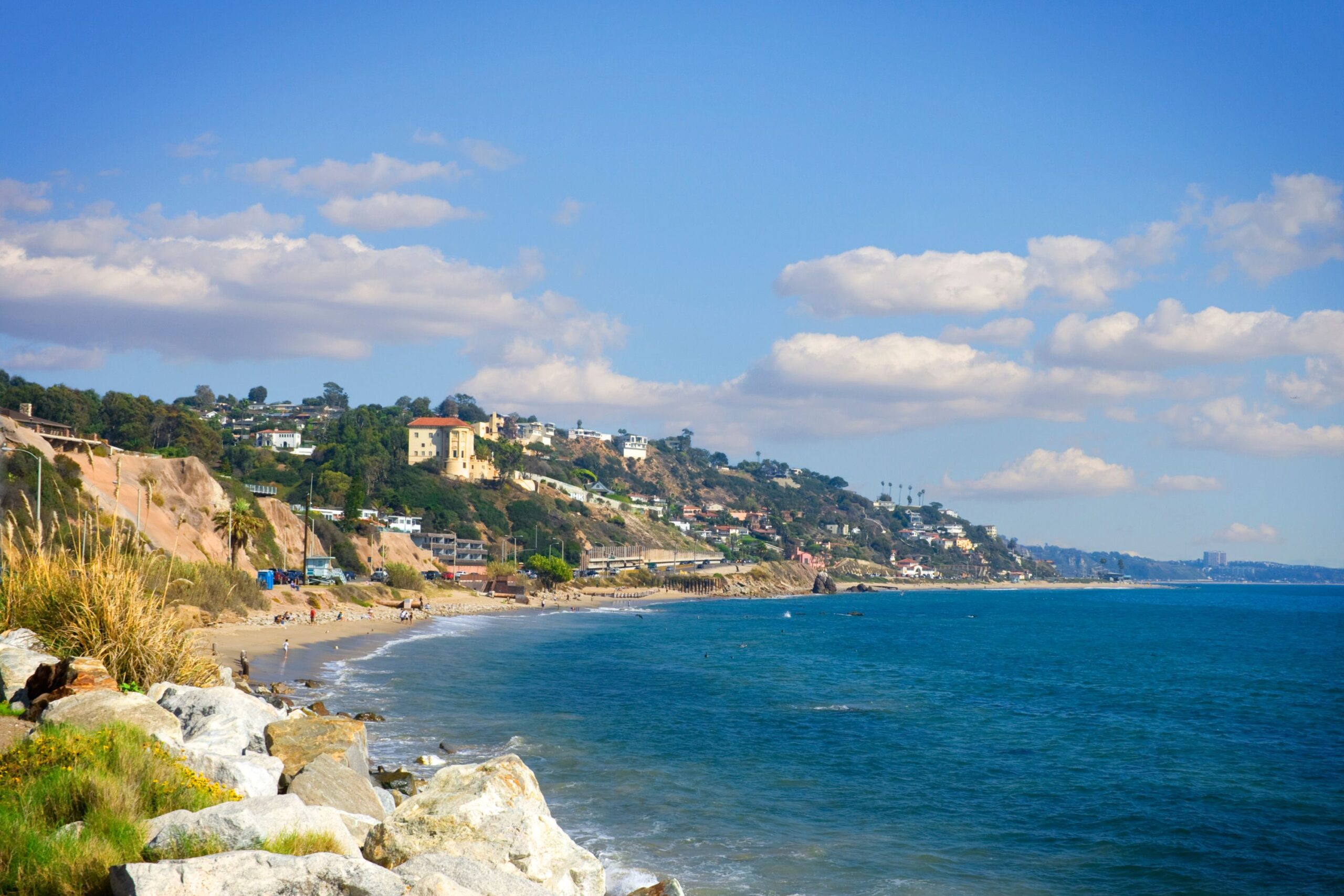 Best Beaches in Malibu for Picnics, Relaxation, and Coastal Views